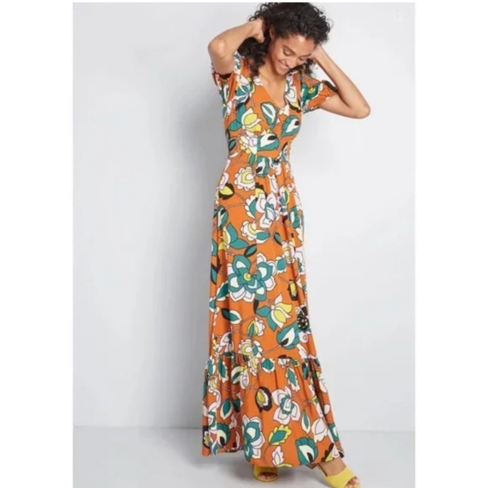 Beautiful maxi dress NWT.